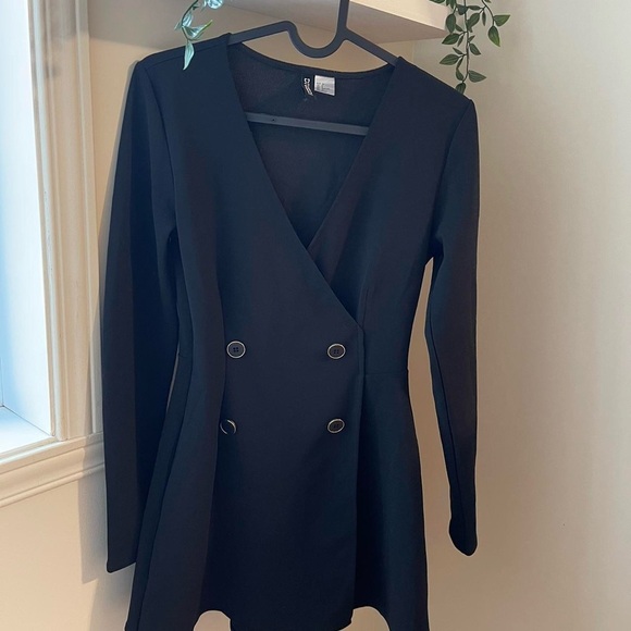 Longsleeve V neck romper - Picture 2 of 6